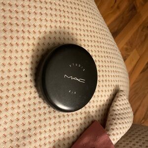 MAC Studio Fix Powder Compact in Black